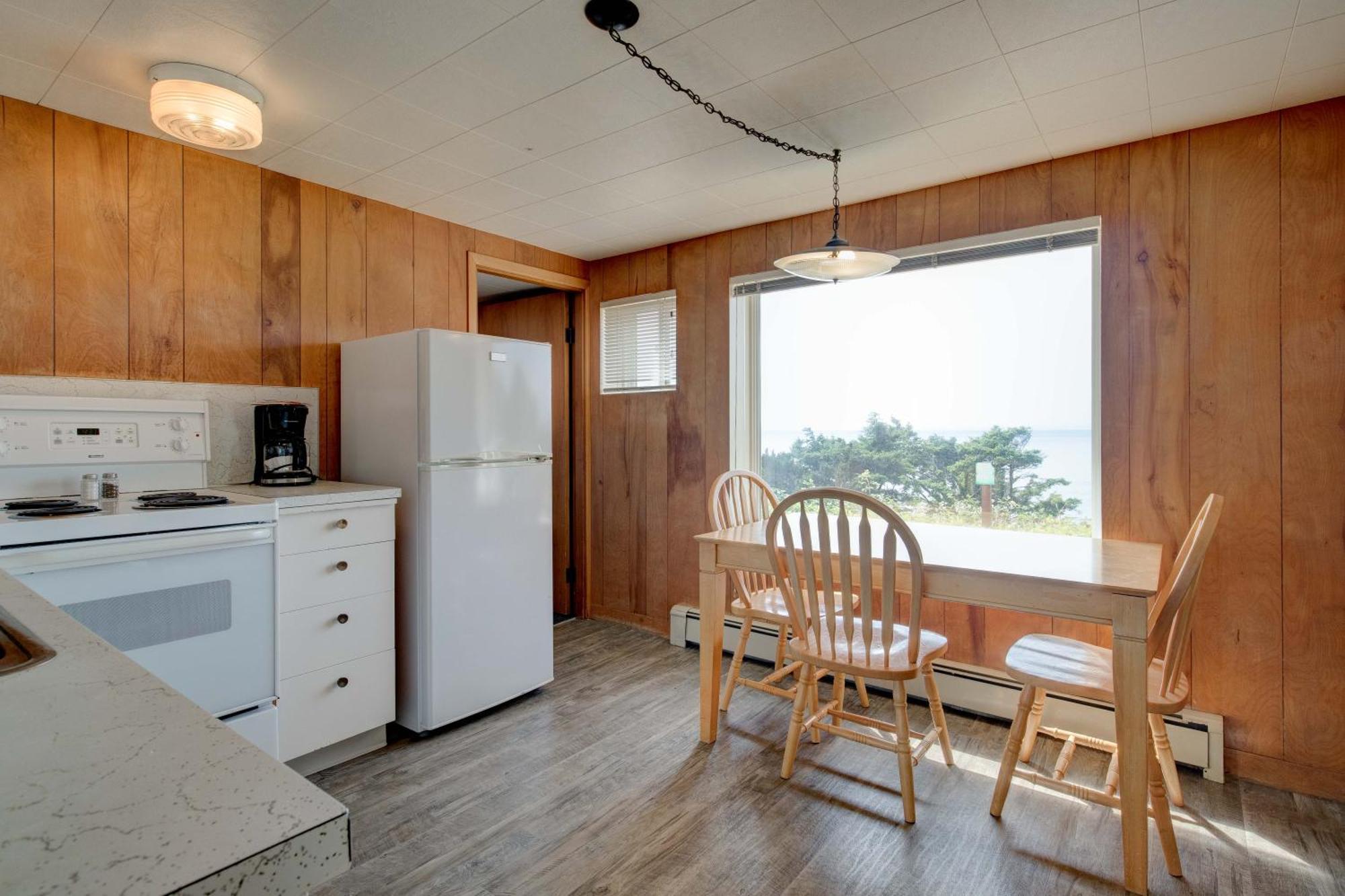Ester Lee Oceanview Hotel Lincoln City