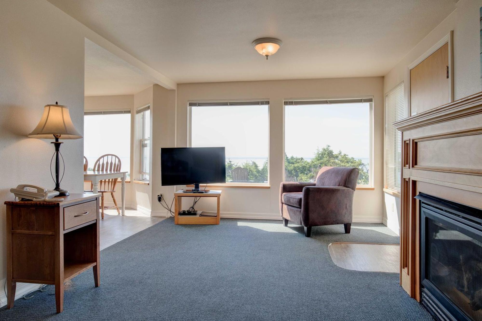 Hotel Ester Lee Oceanview 2*