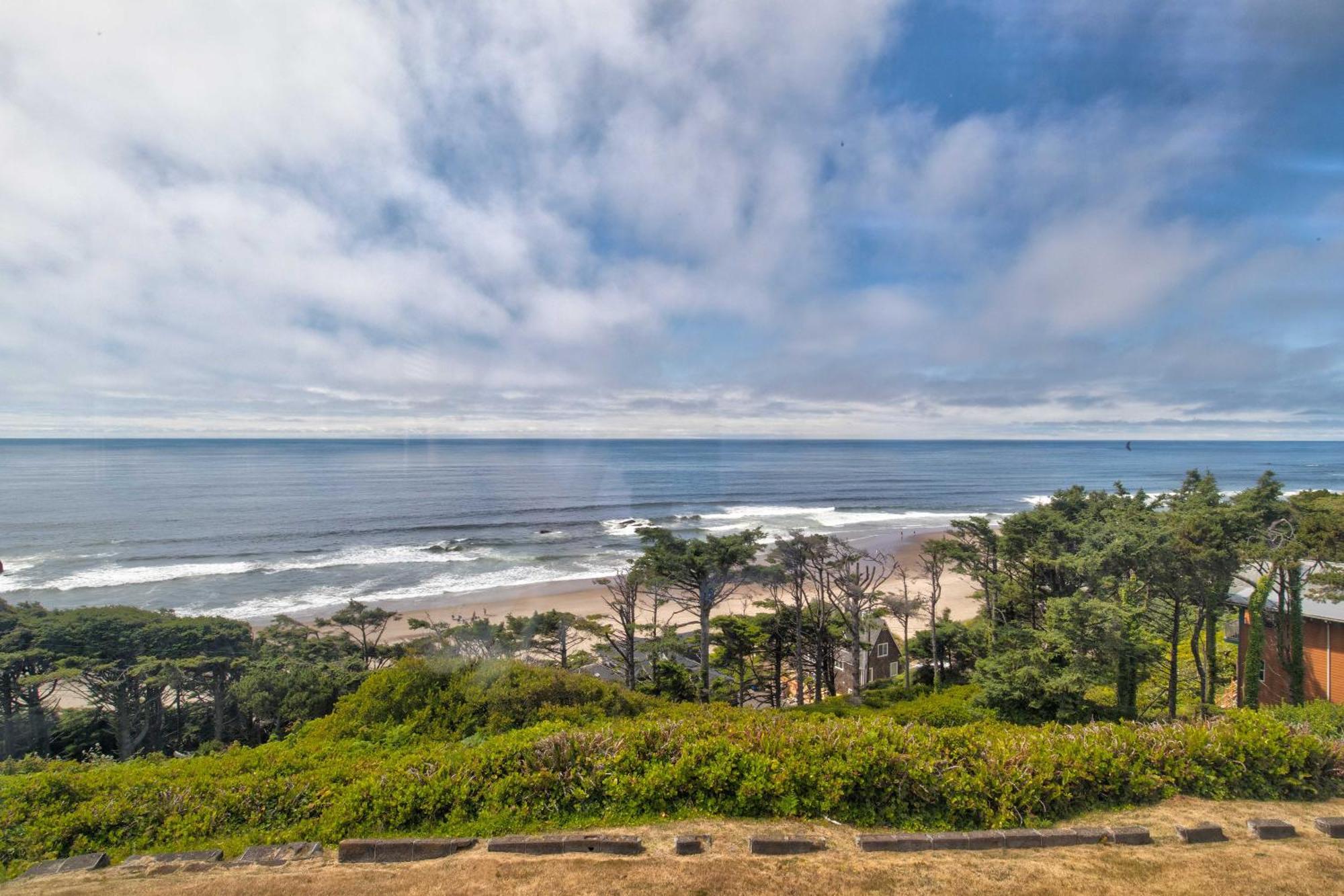 Ester Lee Oceanview Hotel